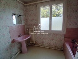 salle-de-bains-spacieuse