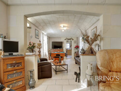 salle-a-manger-climatisee-avec-cuisine