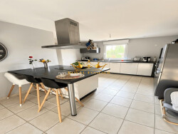 bel-espace-de-cuisine-a-et-e-