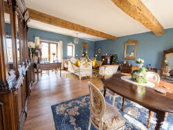 maison-1--piece-de-vie-tres-lumineuse-
