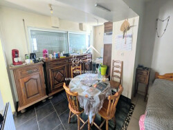 salon-avec-poele-a-bois-