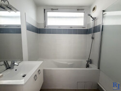 chambre-1-de-15m2-avec-rangements