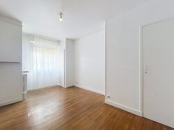 chambre-2-ouvrant-sur-balcon