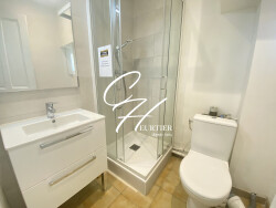 garage-dans-le-rue-derriere