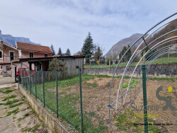 hangar-au-fond-du-jardin