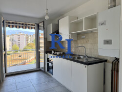 sejour-avec-acces-au-balcon