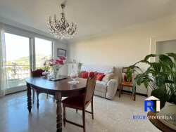 sejour-donnant-acces-au-balcon