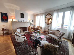 centre-ville-etage-eleve-balcon