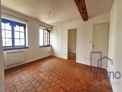 salon-avec-la-cusine-juste-derriere-