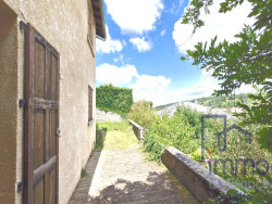 vue-sur-terrain-arbore