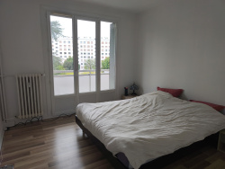 chambre-bon-etat-etage-eleve
