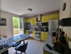 magnifique-veranda--donnant-sur-jardin