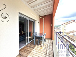 ensemble-piece-de-vie-vue-de-la-terrasse