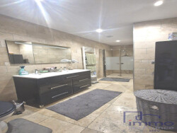 1ere-chambre-a-l-etage