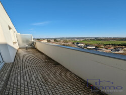 balcon-sur-salon-salle-a-manger