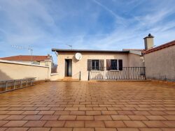 terrasse-avec-point-d-eau-et-barbecue