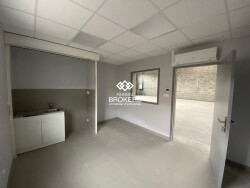 sanitaires-pmr-avec-vestiaires