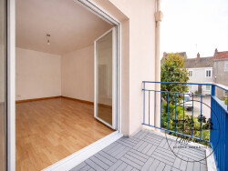 vue-de-l-immeuble-et-de-la-terrasse