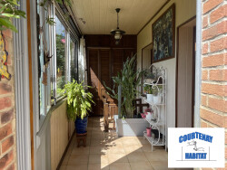espace-repas-attenant-a-la-cuisine