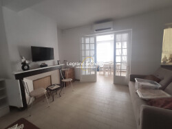 cuisine-equipee-donnant-sur-cour