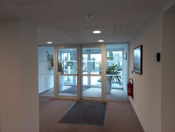 salon-entree-de-la-residence