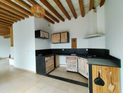 maison-a-louer-courcite-salon