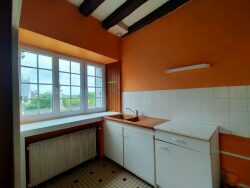 maison-a-vendre-courcite-garage