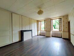 maison-a-vendre-courcite-sejour