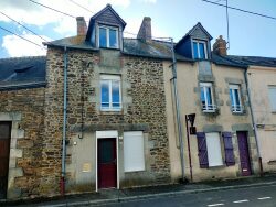 maison-de-bourg-a-vendre-courcite-sejour