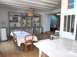 cuisine-ouverte-amenagee-et-equipee