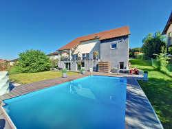 entree-ouverte-sur-grande-piece-de-vie