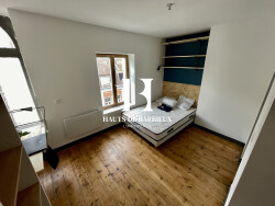 chambre-2eme-etage-cote-rue-