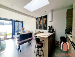 coin-canape-vue-vers-la-cuisine