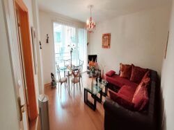 vue-de-la-cuisine-meublee-et-equipee-