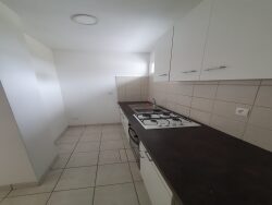 maison-t2-longuenesse---chambre-vue-1