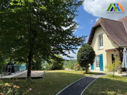 piscine-avec-belle-vue-pyrenees