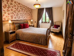 vic-en-bigorre-riverstone-house-bedroom