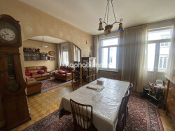 piece-desemcombree-par-ia