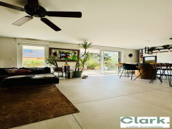 vue-depuis-cuisine-vers-jardin