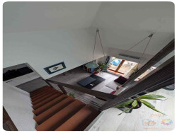 escaliers-donnant-acces-a-la-chambre