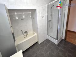 salle-de-bains---douche-et-baignoire