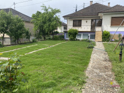 entree-de-la-maison-cote-ouest