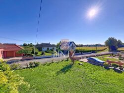 vue-de-la-maison-depuis-le-jardin