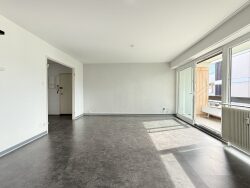 entree---degagement-avec-placard-mural