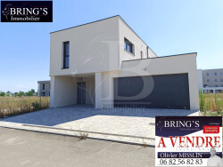 sejour-plus-espace-cuisine-au-fond