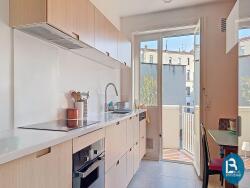 balcon-avec-vue-agreable-hiver-comme-ete