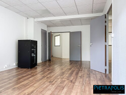 bureau-76m2