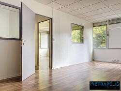 bureau-97m2