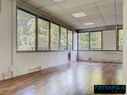bureau-97m2