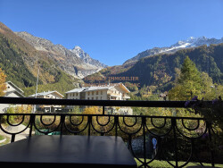 salon---vente-appartement-chamonix
